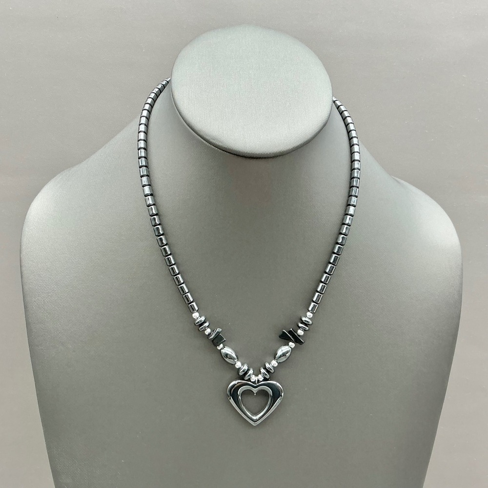 Heart Necklace Hematite Gray Beaded Open Heart Pendant Magnetic Clasp 18 Inch